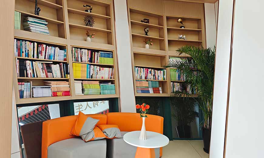 上海蓮溪學(xué)校中考復(fù)讀班